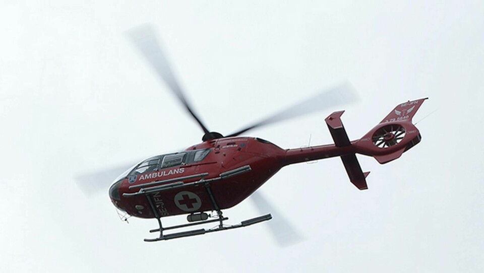 Fjällräddare, polishelikopter och ambulanshelikopter skickades till olycksplatsen vid Abiskofjällen.