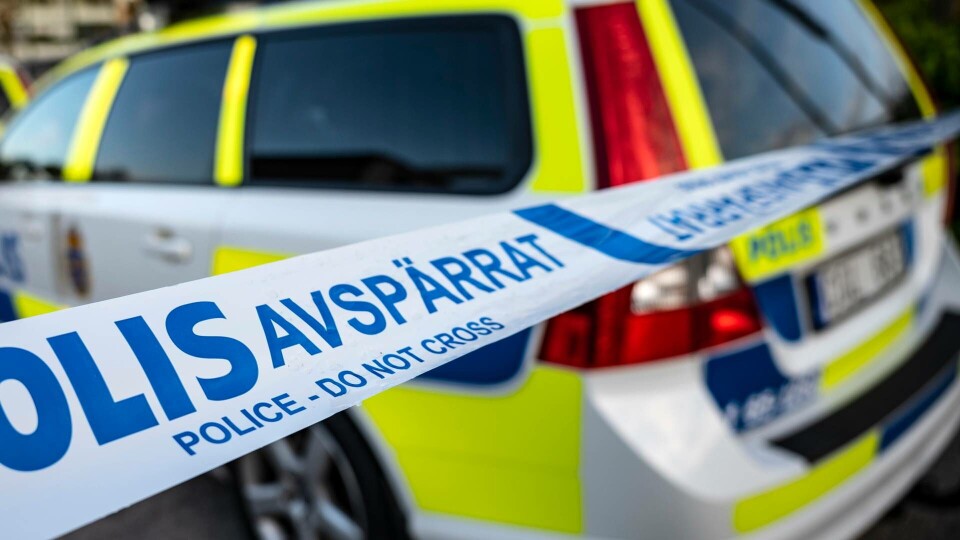 En man i 60-årsåldern avled efter en arbetsplatsolycka i Sunne. Polis larmades till platsen men mannens liv stod inte att rädda. Foto: Johan Nilsson/TT