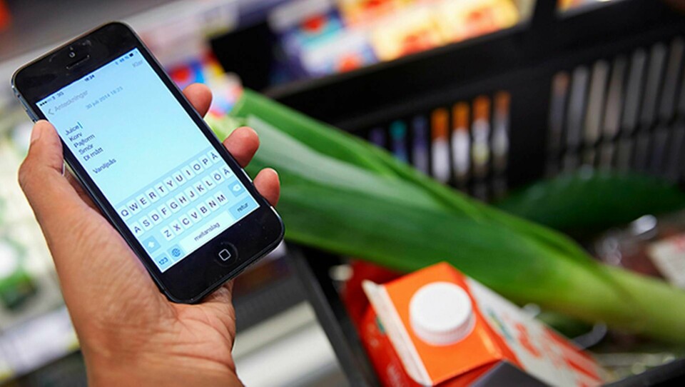 Kunders mobilanvändning kan ha negativ påverkan på butiksanställda. Foto: Fredrik Persson/TT