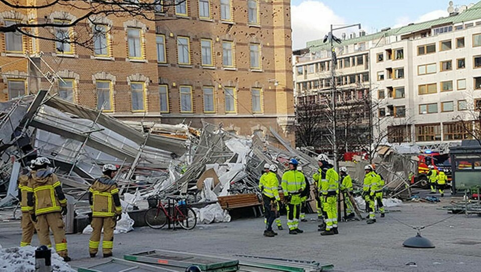 Olyckan skedde på tisdagen när byggnadsarbetarna var på lunch och ingen uppges ha skadats. Foto: TT-Bild