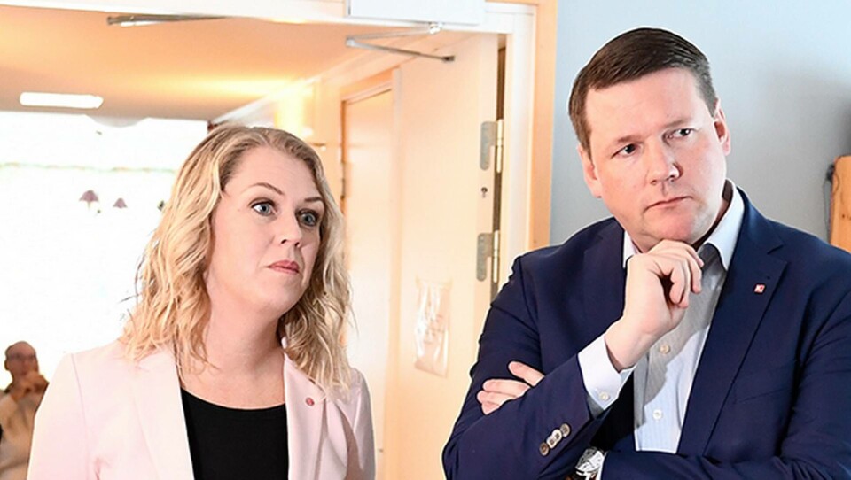 Socialminister Lena Hallengren (S) och Kommunals ordförande Tobias Baudin. Foto: Pontus Lundahl/TT