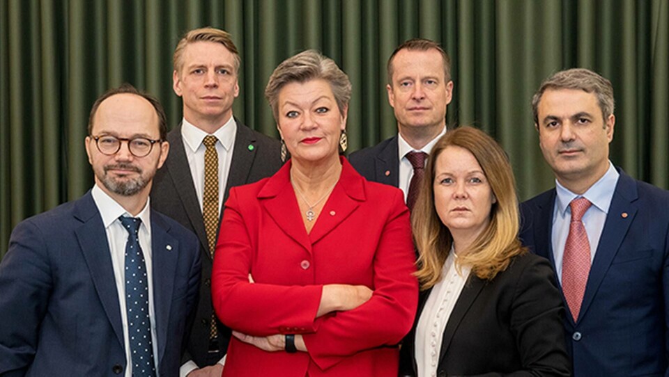 Statsråden som ska förhindra ytterligare dödsfall på jobbet är, från vänster, Tomas Eneroth, Per Bolund, Ylva Johansson, Anders Ygeman, Jennie Nilsson och Ibrahim Baylan. Foto: Regeringskansliet