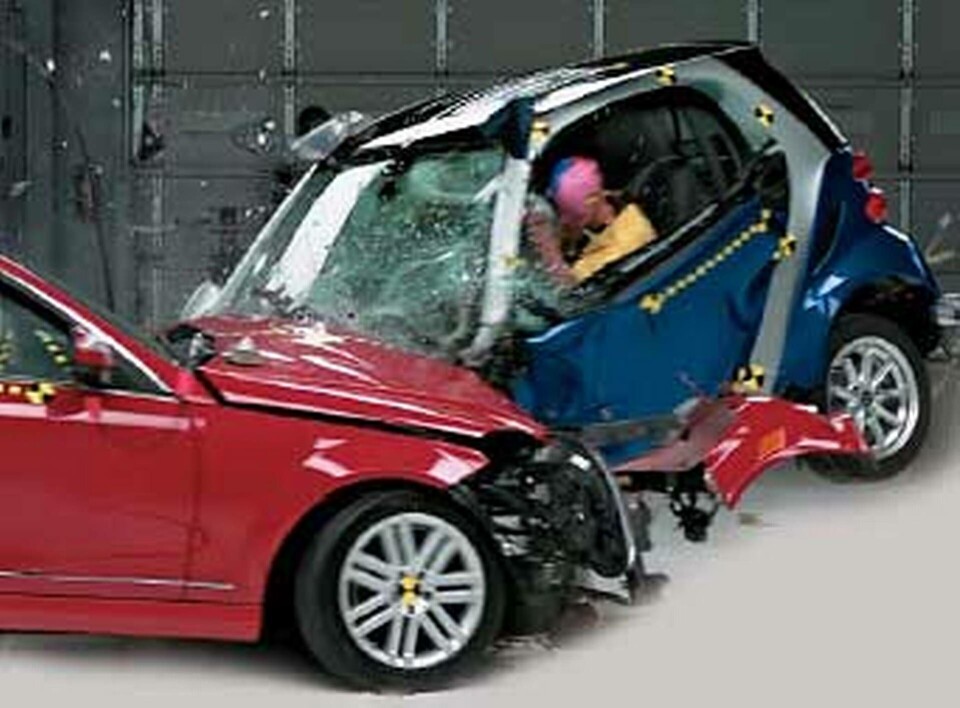 Småbilarna klarade inte krocktesterna. Foto: IIHS