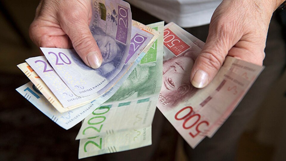 Personer i vissa riskgrupper, och deras anhöriga, som avstår från arbete på grund av risk att smittas med covid-19 har mellan 1 juli och 30 september rätt till ekonomisk ersättning, så kallad smittbärarpenning. Foto: Henrik Montgomery/TT Personer i vissa riskgrupper, och deras anhöriga, som avstår från arbete på grund av risk att smittas med covid-19 har mellan 1 juli och 30 september rätt till ekonomisk ersättning, så kallad smittbärarpenning. Foto: Henrik Montgomery/TT