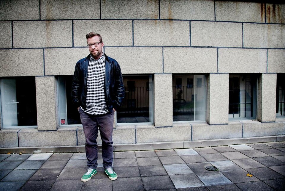 Rasmus Sandsten, som nyligen fått sin adhd-diagnos, arbetar i Landstingshuset på Hantverkargatan i Stockholm. Han råder arbetsgivare att fokusera på det positiva med adhd. Foto: Jörgen Appelgren