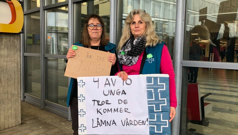 Katarina Averfors och Marianne Westin, sjuksköterskor på Intensiven respektive Dialysen på Huddinge sjukhus, deltog i demonstrationen som inledde blockaden.