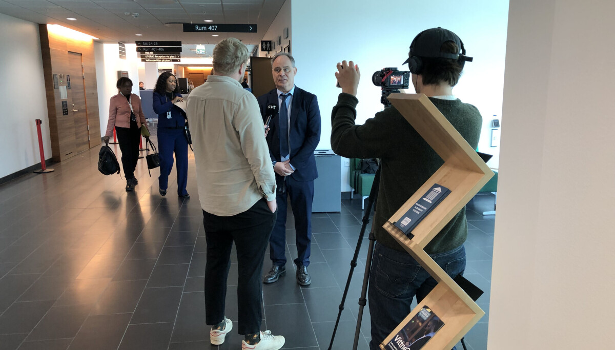 Rättegången om bygghissolyckan startade
